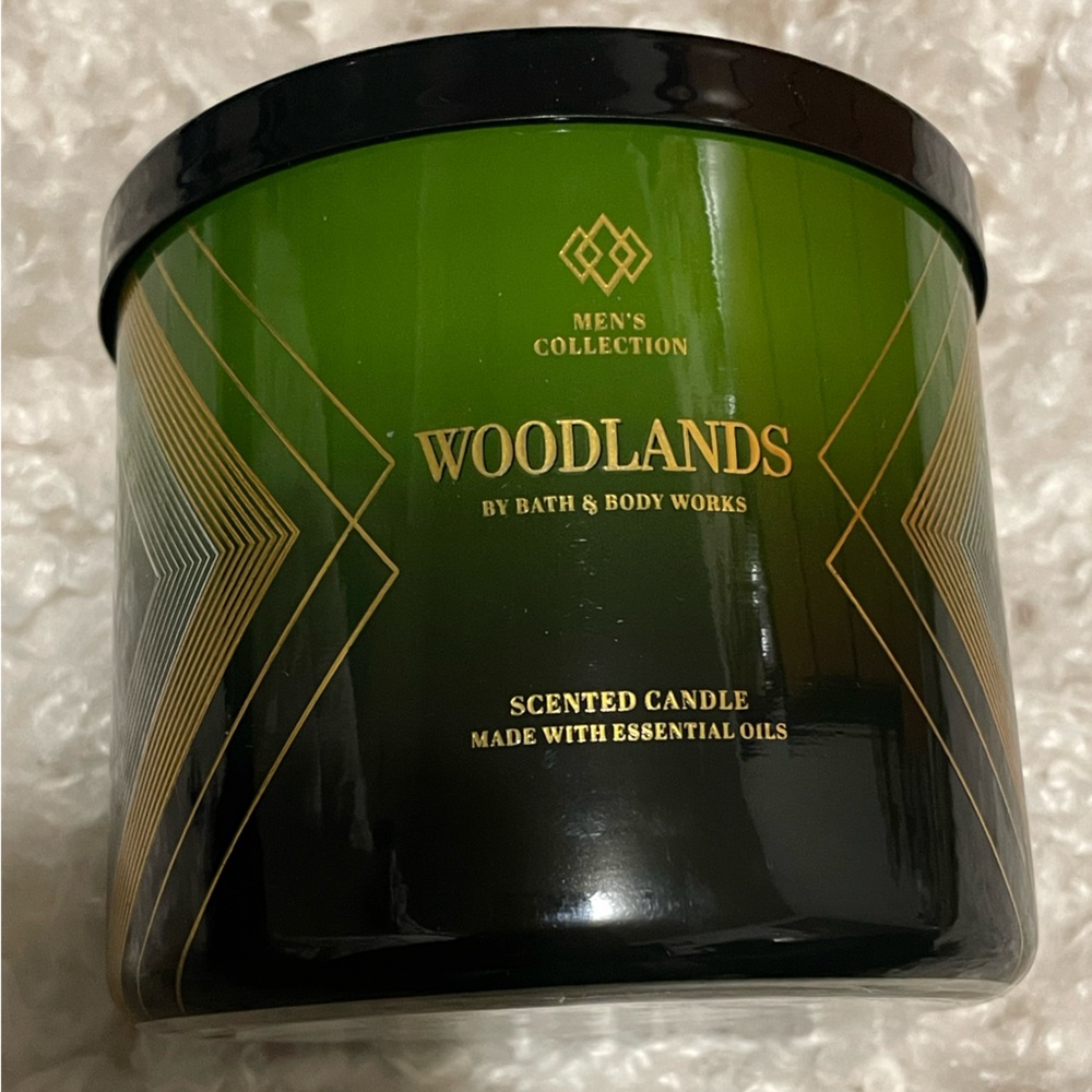 Bath & Body Works Woodlands Green Scented Candle